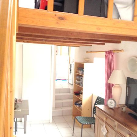 Studio Avec Piscine Privee Jardin Clos Et Wifi A Saint Jean D'Angely Esterno foto