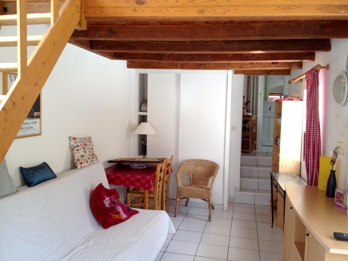Studio Avec Piscine Privee Jardin Clos Et Wifi A Saint Jean D'Angely Esterno foto