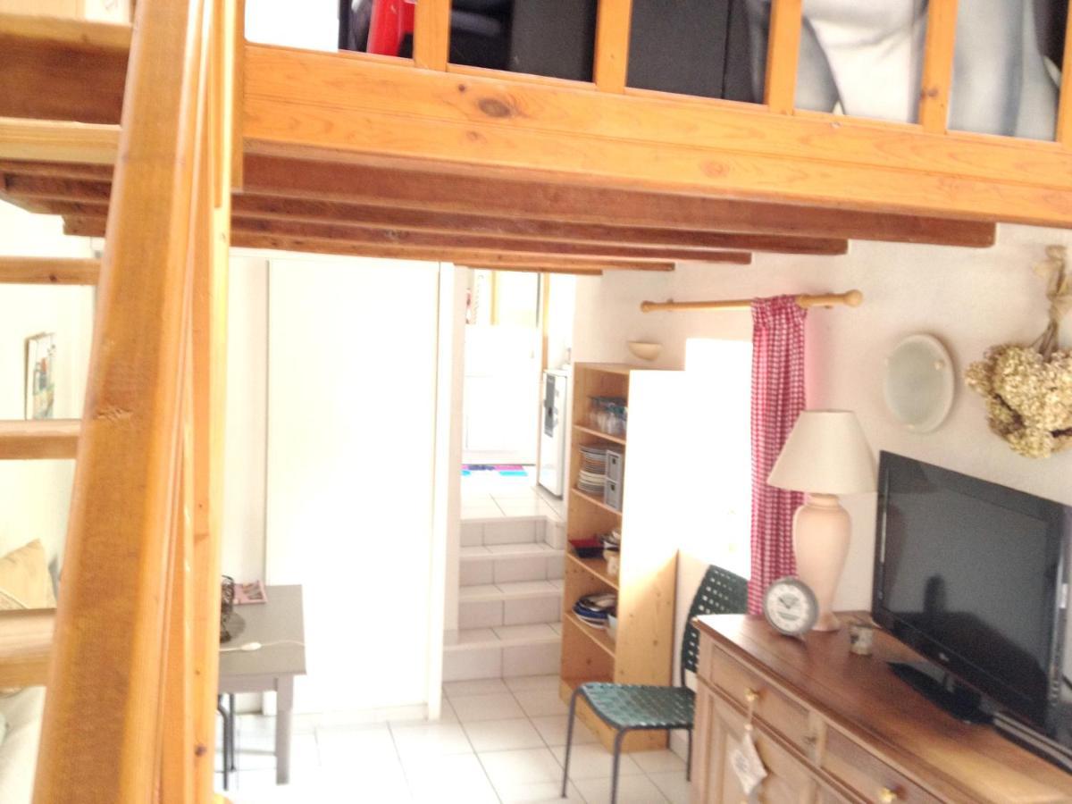 Studio Avec Piscine Privee Jardin Clos Et Wifi A Saint Jean D'Angely Esterno foto
